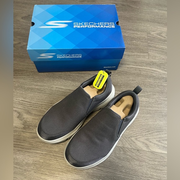 NWT Sketchers Go Walk Evolution Ultra in Charcoal Gray Men’s Shoes - Picture 2 of 10